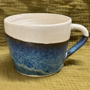 Grande tasse thé bleu tempête